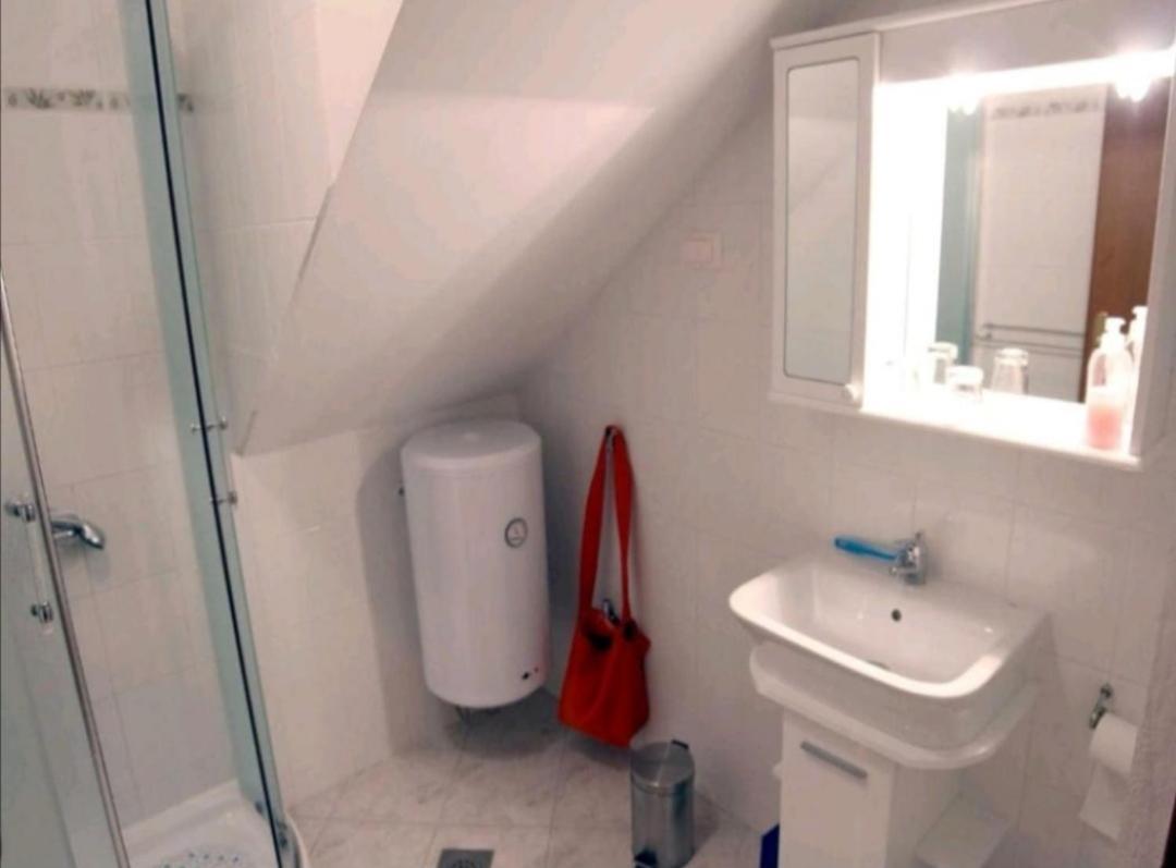 Apartment Martin - 10 Mt To The Beach Rovinj Bagian luar foto